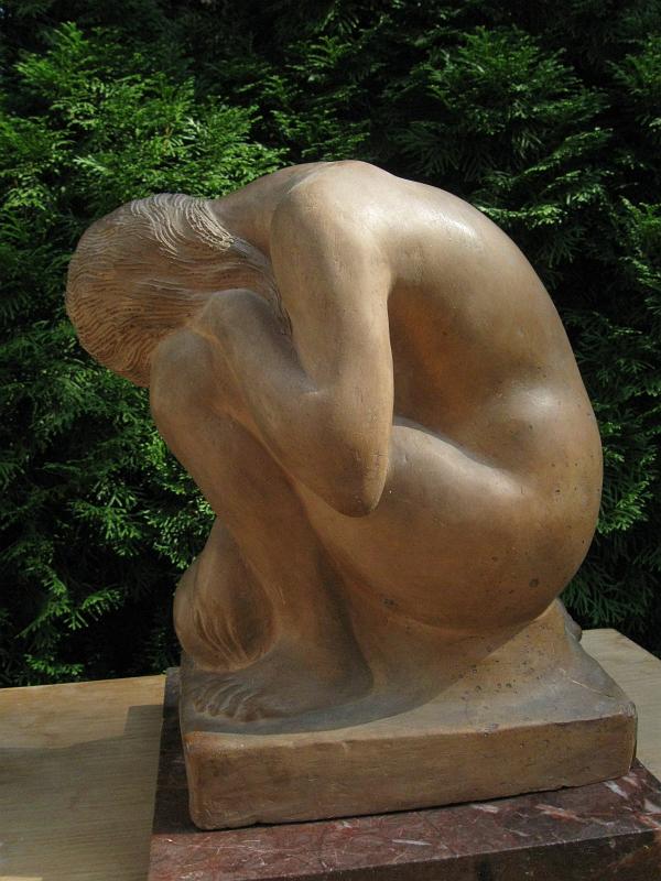 Térdeplő akt-1.jpg